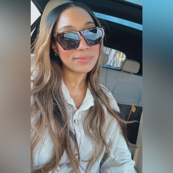 Meet Your Posh Ambassador, Lhondin💕 - Picture 1 of 1